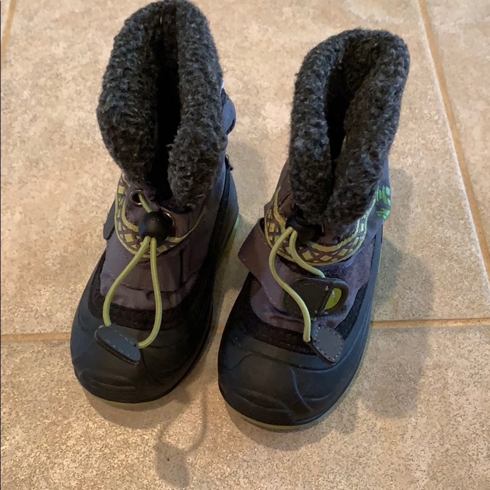 Baby boy size 6 snow boots